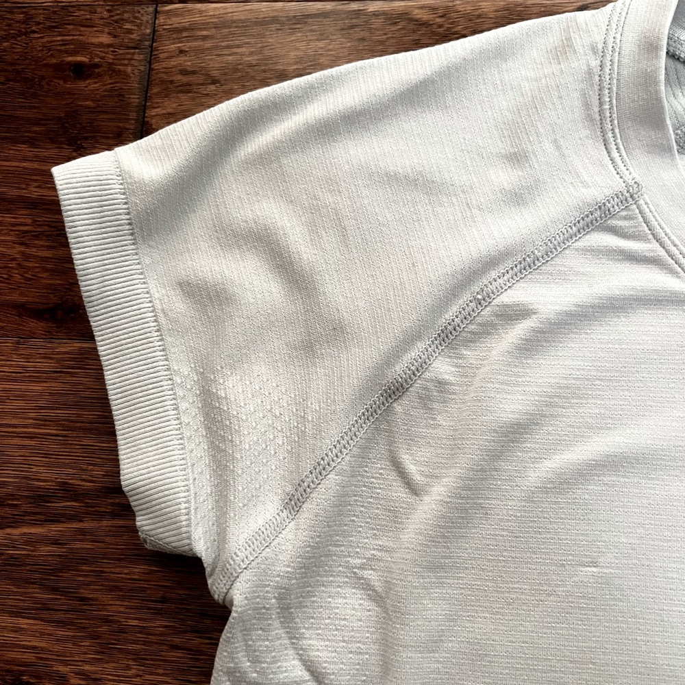 Savvi Raglan Performance Tee - Picture 2 of 10